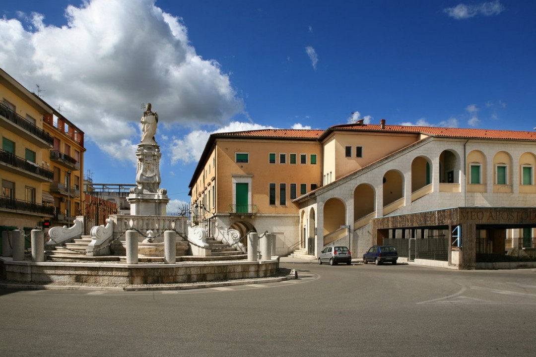 Benevento, cosa vedere nella città leggendaria: dall’Arco di Traiano alle streghe, tutte le curiosità