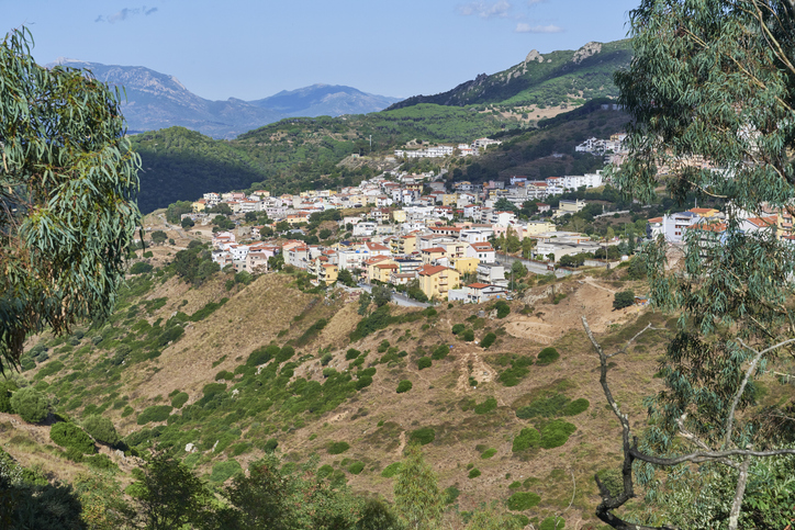 Nuoro, l'”Atene sarda”: cosa vedere tra musei, siti archeologici, grotte e spiagge